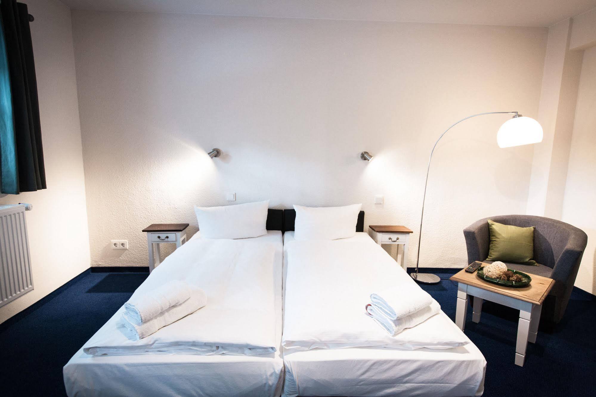 Arcade Hotel & Hostel Hamburg Exterior photo