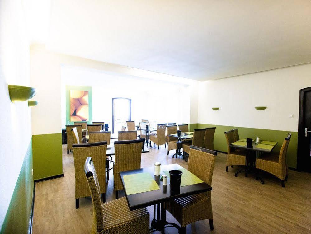 Arcade Hotel & Hostel Hamburg Exterior photo